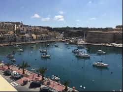 Kalkara Penthouse