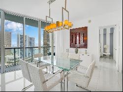 495 Brickell Ave 2504