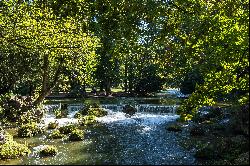 Nhe Englischer Garten / Isar: Bezugsbereite, gepflegte 3-Zimmer-Wohnung mit Balkon