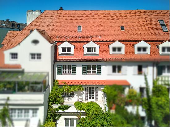 Enchanting Art Nouveau townhouse from 1912 with charming south-facing garden