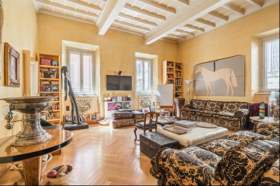 Luxurious apartment in the center of Rome