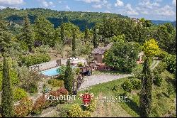 PANORAMIC VILLA WITH POOL AND PRIVATE LAKE FOR SALE IN UMBRIA