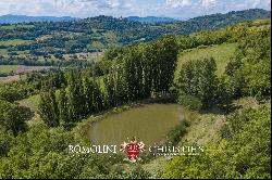 PANORAMIC VILLA WITH POOL AND PRIVATE LAKE FOR SALE IN UMBRIA