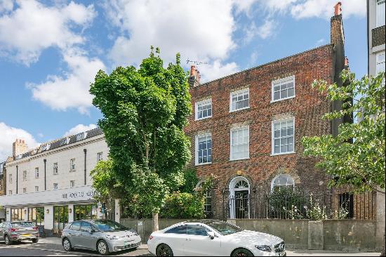 Presenting a charming 6 bedroom detached family home in the heart of Clapham Old Town