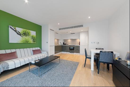 Apartment to rent in Landmark, Canary Wharf E14