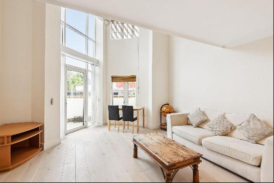 1 bedroom apartment with a balcony and parking space to rent in Chelsea.