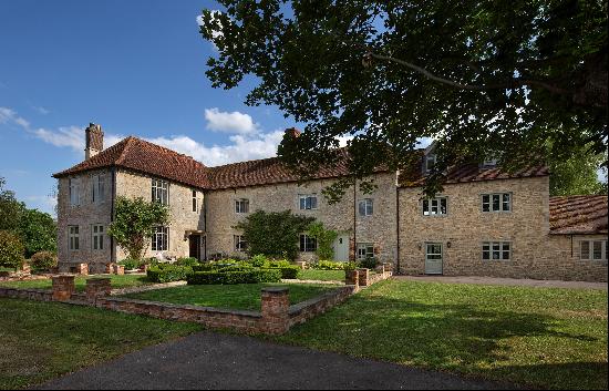 A wonderful period house close to Oxford.