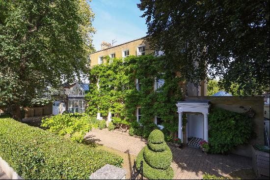 Detached period house in an idyllic Surrey village