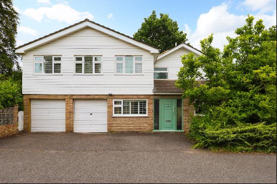 Generously sized detached home, ideally located close to Oatlands village and Walton On Th