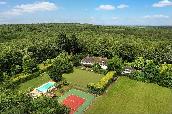 A beautiful private Edwardian country house near Henley-on-Thames.