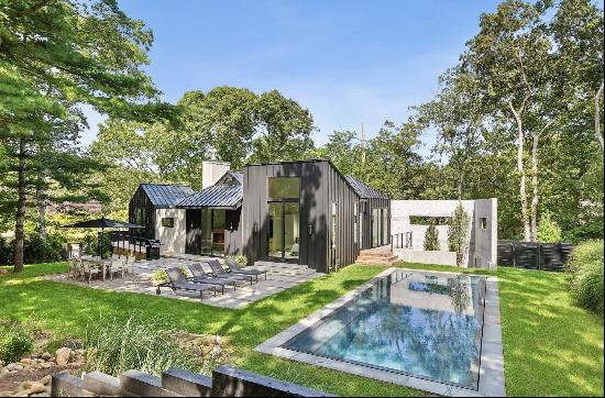 This newly updated modern Amagansett home is a thoughtful and thought-provoking reinterpre