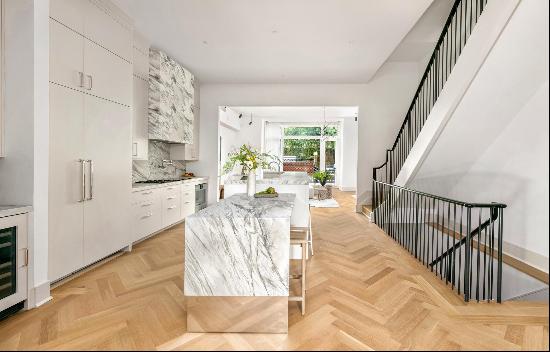 Showings By Appointment!Stunning brand new, impeccably designed 6-story townhouse in prime