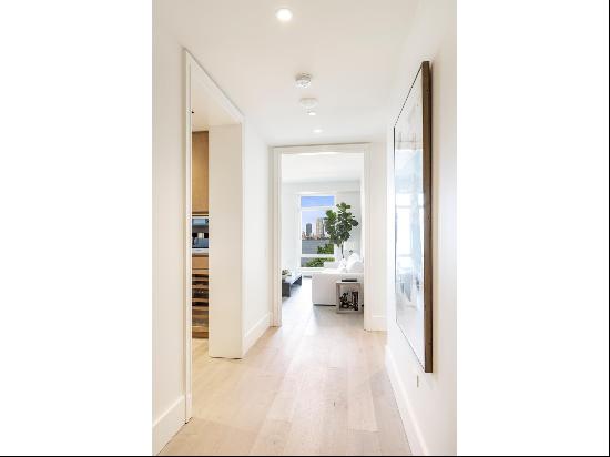 Tribeca Luxury Living. Residence 5C in the world renowned 70 Vestry, is an expansive tw