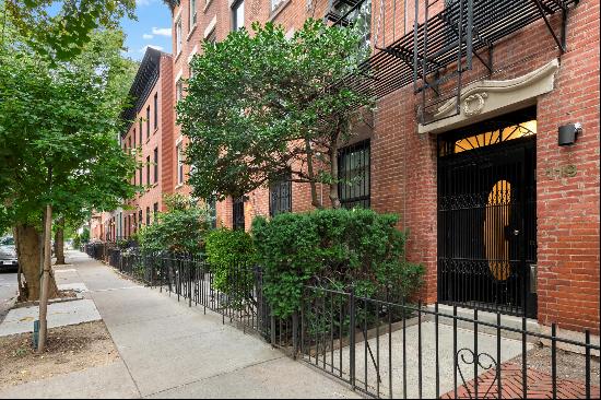 Rare 4360 SF townhouse (plus full basement) in prime Boerum Hill. This 22' wide brownst