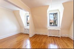 FOREST HILLS GARDENS JUNIOR 4 / ONE BEDROOM