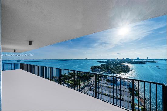 The most spectacular panoramic views of Biscayne Bay, Miami Beach & the downtown skyline f