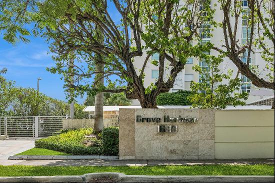 Miami's Coconut Grove Private Waterfront Living - This stunning condo offers approximately