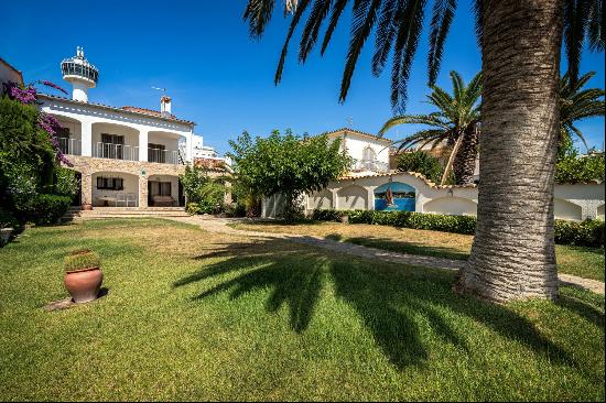 Villa in privileged location with 15m mooring in Salins - Empuriabrava