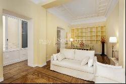 Elegant apartment with terrace in Monti