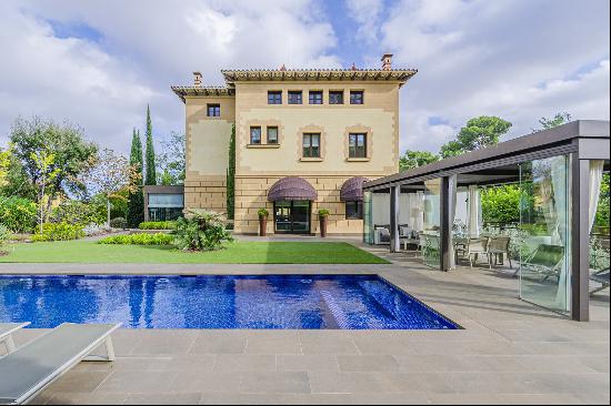 Prestigious property: Historical mansion in the Monastery area in Pedralbes