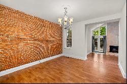 Federal Townhouse in Barre Circle Historic District