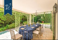 Elegant villa with a garden for sale in the most luxurious district of Forte dei Marmi