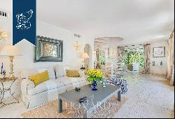 Elegant villa with a garden for sale in the most luxurious district of Forte dei Marmi