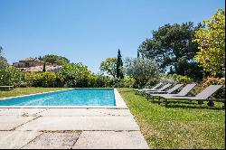 Lourmarin very beautiful renovated old property at the foot of the Luberon on 1.4 hectares