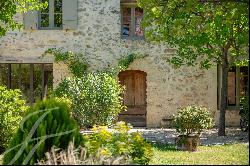 Lourmarin very beautiful renovated old property at the foot of the Luberon on 1.4 hectares