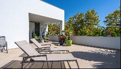 Buy Modern design Villa 2+1 bedrooms, pool, near the beach, Alvor, Algarve