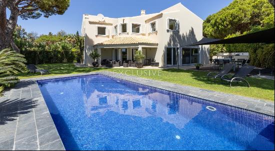 Buy 4 bedroom golfcourse villa with pool in Vilamoura near the beach and marina