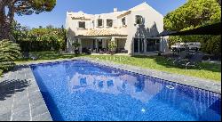 Buy 4 bedroom golfcourse villa with pool in Vilamoura near the beach and marina