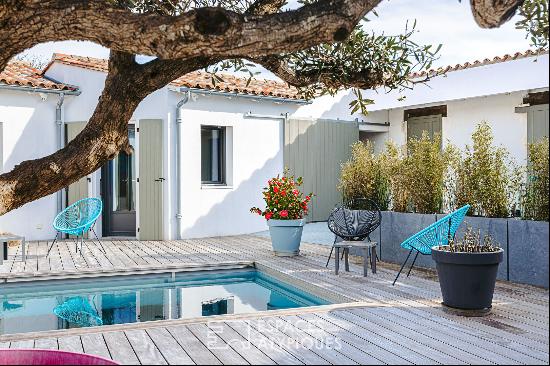 magical home at the entrance to the village of Sainte-Marie-de-Re