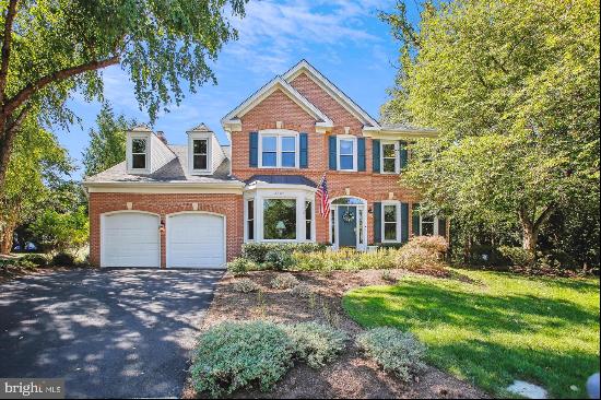 8305 LORD FAIRFAX CT, VIENNA, VA, 22182, USA