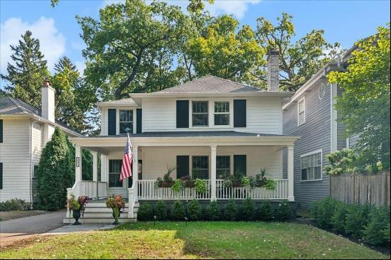 293 Rose Terrace, Lake Forest, IL, 60045, USA