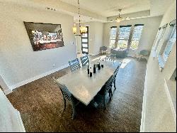 Fantastic four bedroom rental close to downtown and Bishop Arts District