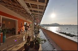 Spectacular single-level penthouse with panoramic views in Urca