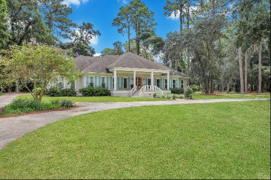 Beautiful French Provincial Near the Savannah Yacht Club