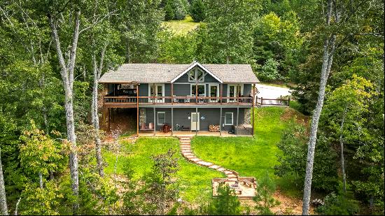 Charming Cabin Retreat With Breathtaking Mountain Views