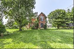 Country Victorian with views