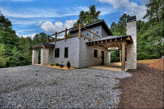 Gorgeous Contemporary New-Build With Breath-taking Mountain Views!