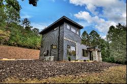 Gorgeous Contemporary New-Build With Breath-taking Mountain Views!