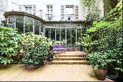 Paris 16th District – A superb family home