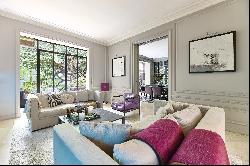 Paris 16th District - A superb family home