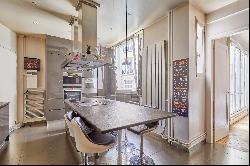 Paris 16th District - A superb 4-bed apartment