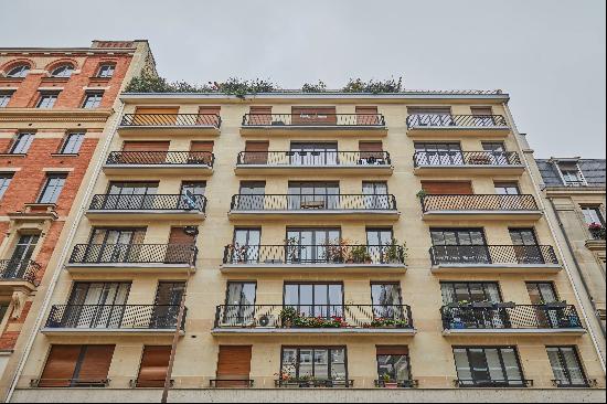 Paris 7th District – A 3-bed apartment with a balcony