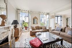 Paris 16th District - An elegant 3-bed apartment