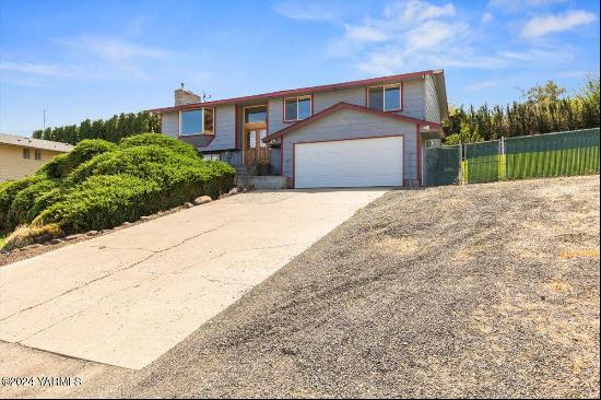 120 Echo Glen Pl, Yakima WA 98908