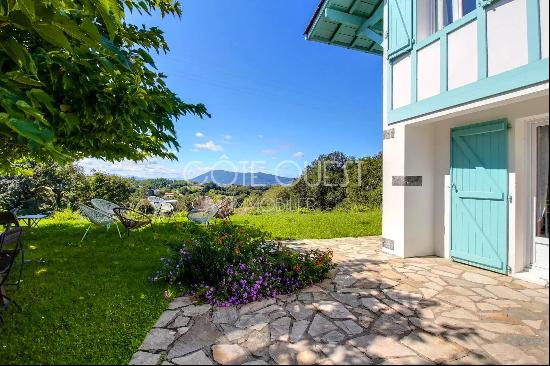 URRUGNE - A 5-BED VILLA COMMANDING A VIEW OF THE MOUNTAINS