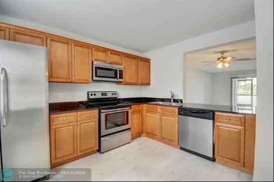 1205 Lakeview Dr #1205, Royal Palm Beach FL 33411